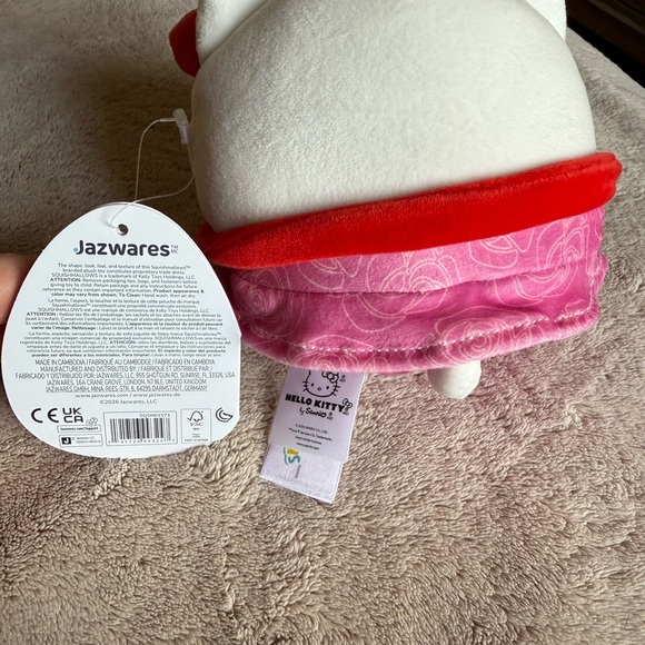 Hello Kitty Squishmallow - Picture 3 of 3